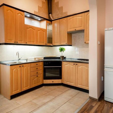 Central And Large Ac Home Away From Home بودابست المظهر الخارجي الصورة