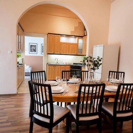 Central And Large Ac Home Away From Home بودابست المظهر الخارجي الصورة