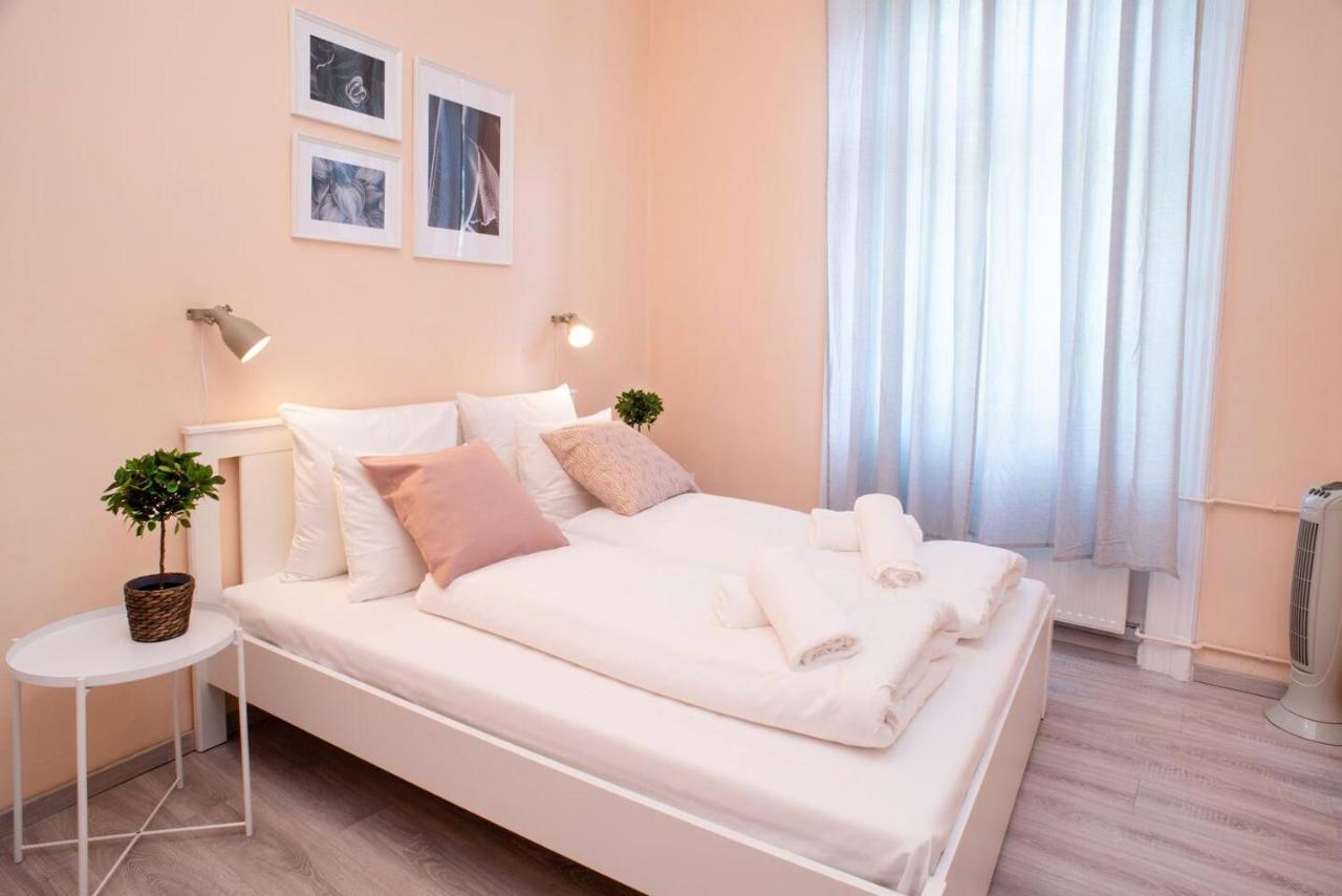 Central And Large Ac Home Away From Home بودابست المظهر الخارجي الصورة