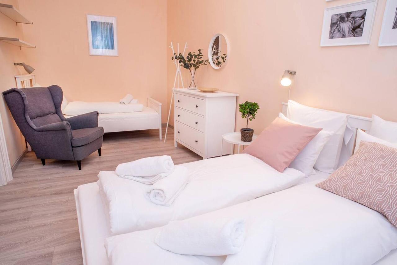 Central And Large Ac Home Away From Home بودابست المظهر الخارجي الصورة