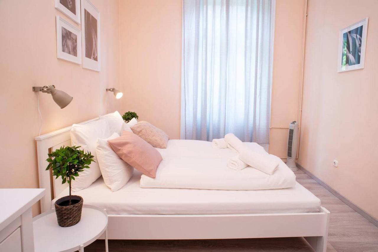 Central And Large Ac Home Away From Home بودابست المظهر الخارجي الصورة