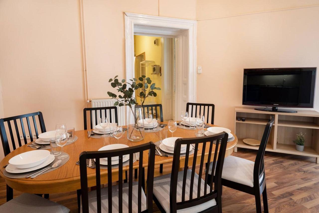 Central And Large Ac Home Away From Home بودابست المظهر الخارجي الصورة