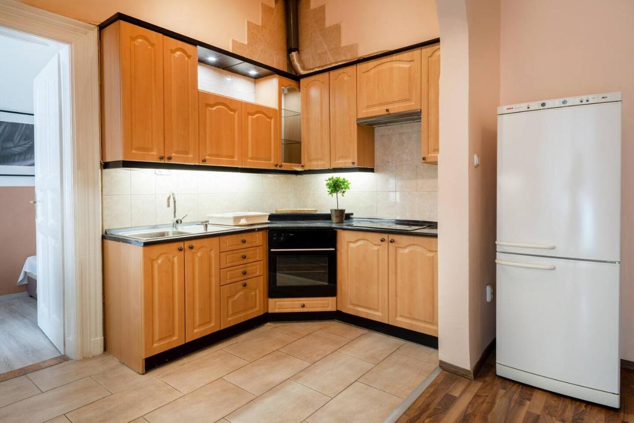 Central And Large Ac Home Away From Home بودابست المظهر الخارجي الصورة
