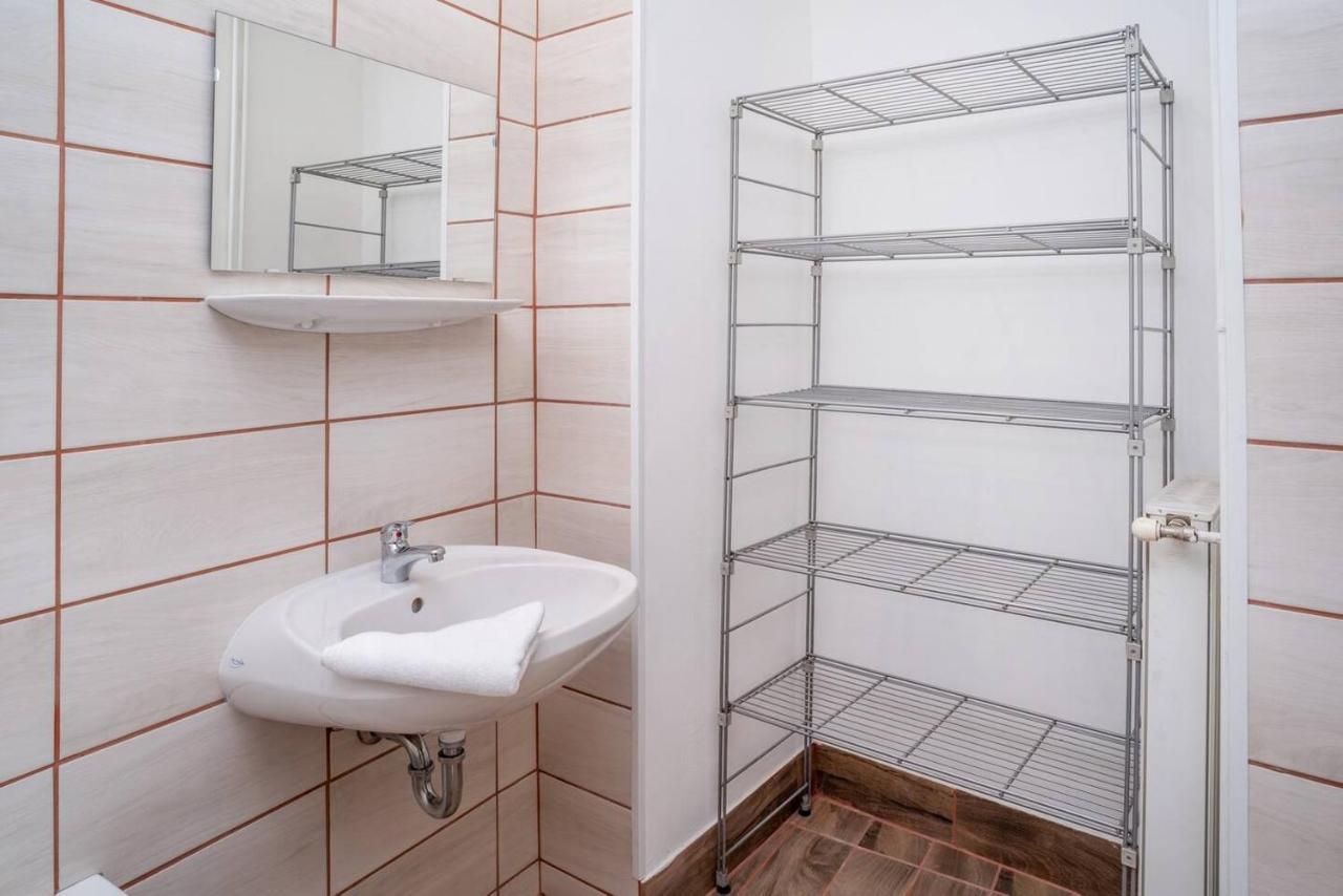 Central And Large Ac Home Away From Home بودابست المظهر الخارجي الصورة