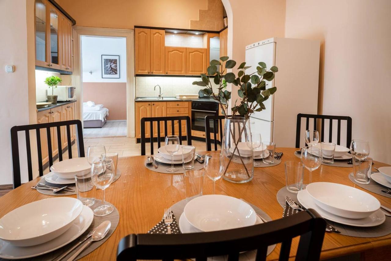 Central And Large Ac Home Away From Home بودابست المظهر الخارجي الصورة