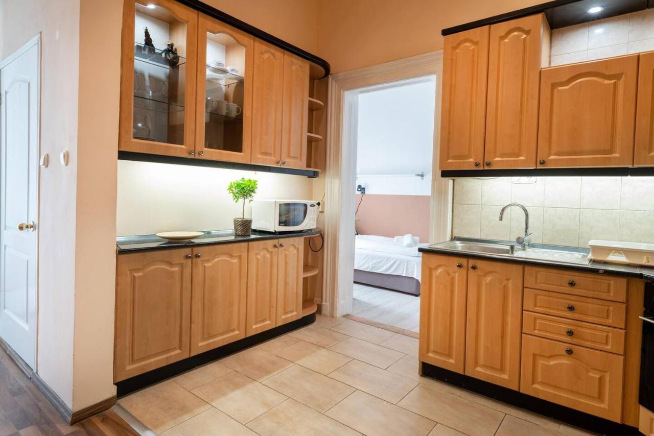Central And Large Ac Home Away From Home بودابست المظهر الخارجي الصورة